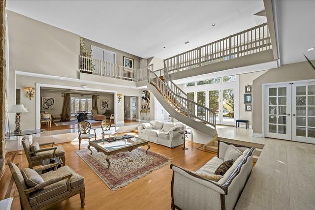 2045 Kipling Court, Highland Park, IL 60035