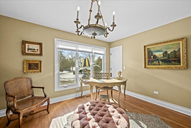 2045 Kipling Court, Highland Park, IL 60035