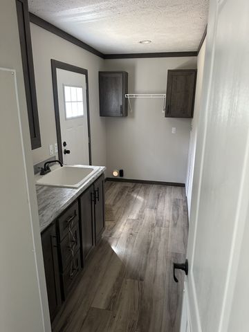 3340 Wixtown rd, Westmoreland, TN 37186