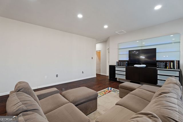 9240 Hollywood Drive, Gainesville, GA 30506