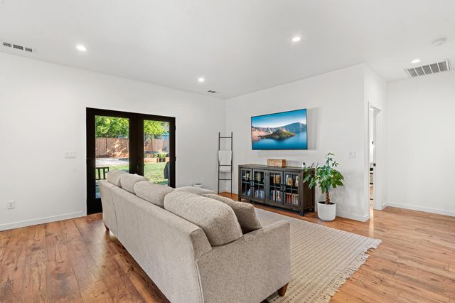 997 Arrowhead Trail, Eagle Point, OR 97524