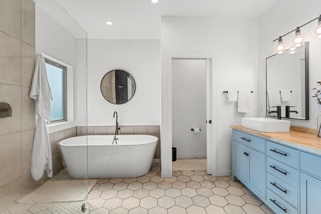 997 Arrowhead Trail, Eagle Point, OR 97524