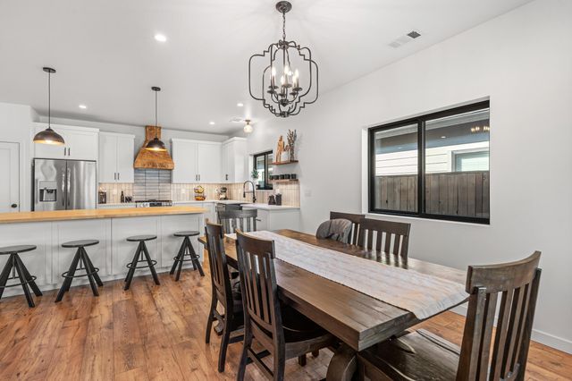 997 Arrowhead Trail, Eagle Point, OR 97524