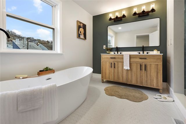 5412 Carnegie St, Lawrenceville, PA 15201