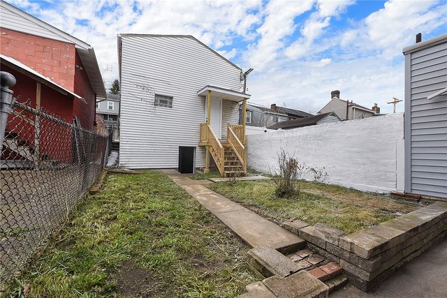 5412 Carnegie St, Lawrenceville, PA 15201