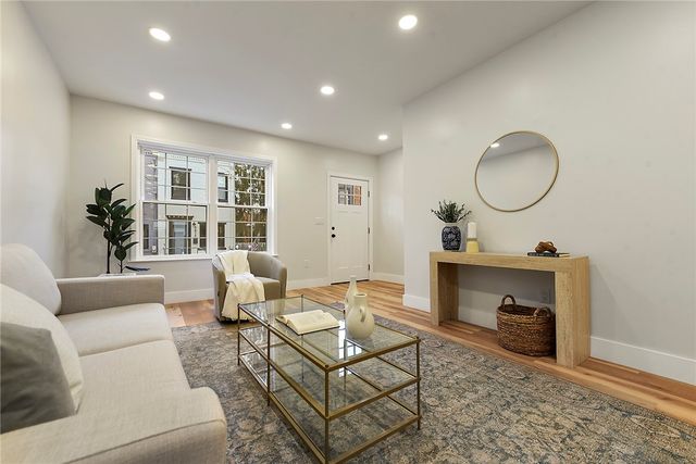 5412 Carnegie St, Lawrenceville, PA 15201