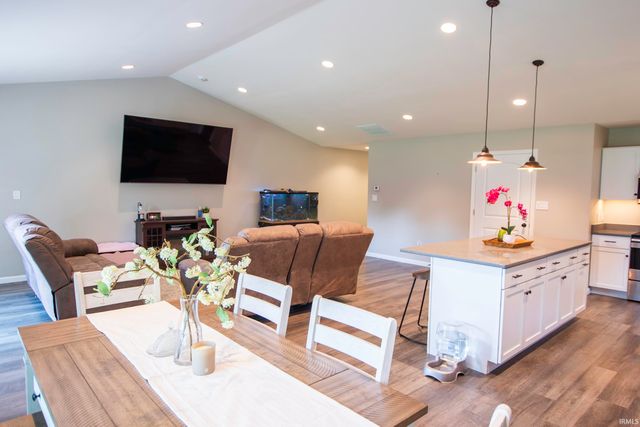 7291 W Mustang Drive, Ellettsville, IN 47429