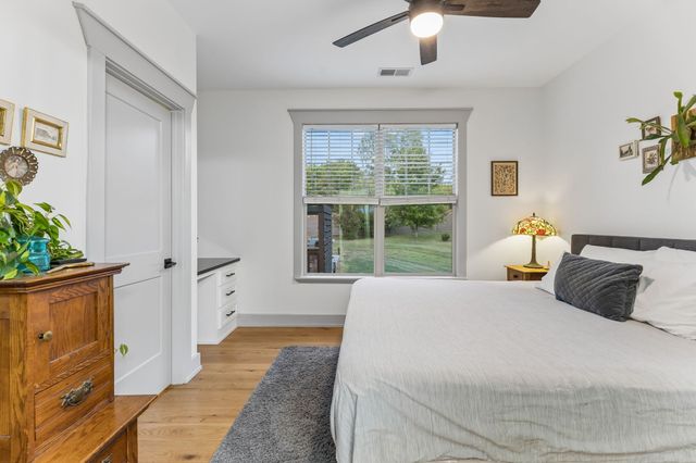 1461 Neelys Bend Rd, Madison, TN 37115