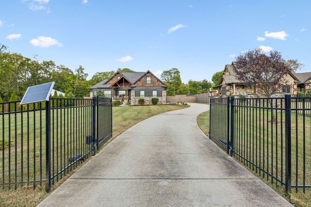 1461 Neelys Bend Rd, Madison, TN 37115
