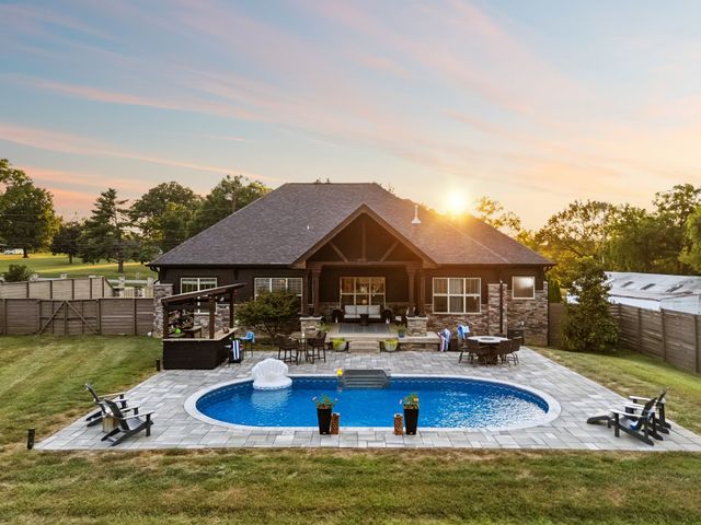 1461 Neelys Bend Rd, Madison, TN 37115