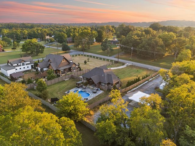 1461 Neelys Bend Rd, Madison, TN 37115