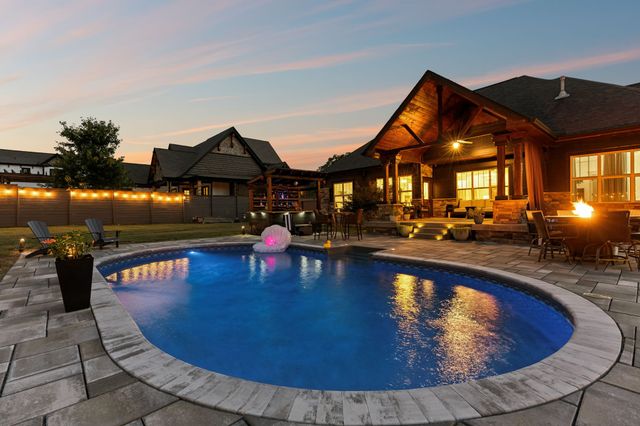 1461 Neelys Bend Rd, Madison, TN 37115
