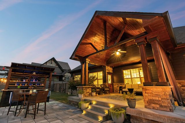 1461 Neelys Bend Rd, Madison, TN 37115