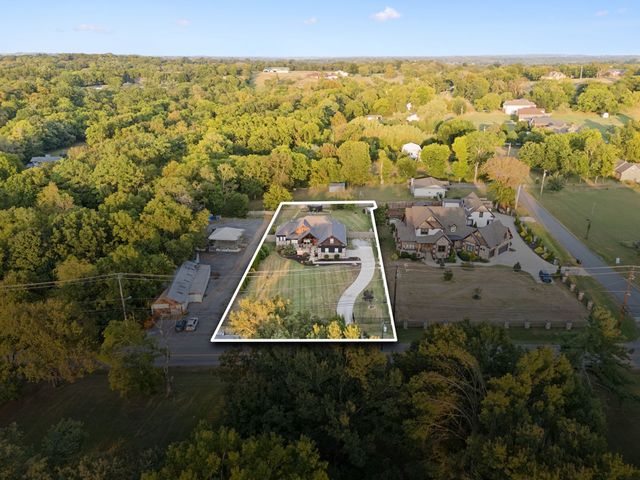 1461 Neelys Bend Rd, Madison, TN 37115