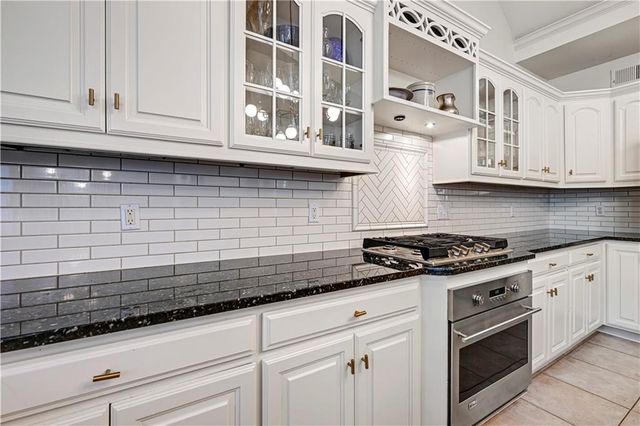 14111 Cody Street, Overland Park, KS 66221