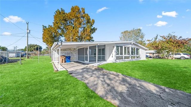 105 Oregon RD N, Lehigh Acres, FL 33936