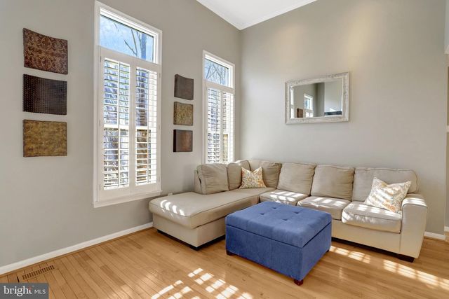 2422 N HAMPTON DR, Alexandria, VA 22311