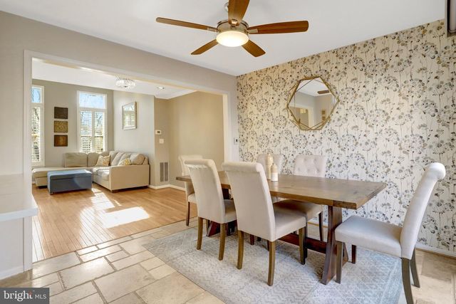 2422 N HAMPTON DR, Alexandria, VA 22311