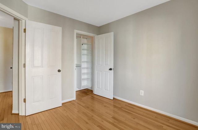 2422 N HAMPTON DR, Alexandria, VA 22311