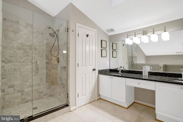 2422 N HAMPTON DR, Alexandria, VA 22311