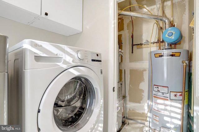 2422 N HAMPTON DR, Alexandria, VA 22311