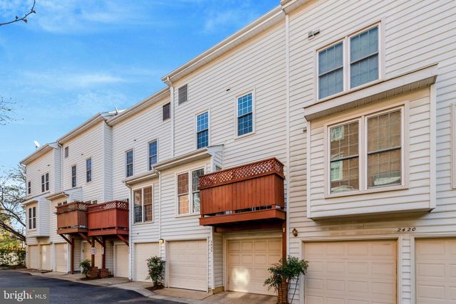 2422 N HAMPTON DR, Alexandria, VA 22311