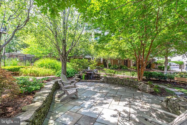 2422 N HAMPTON DR, Alexandria, VA 22311