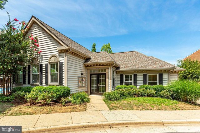 2422 N HAMPTON DR, Alexandria, VA 22311