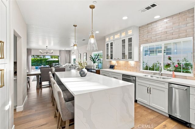 186 W 20th, Upland, CA 91784