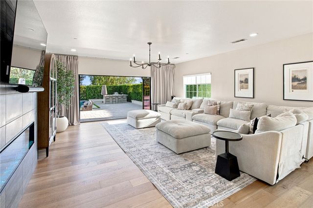 186 W 20th, Upland, CA 91784