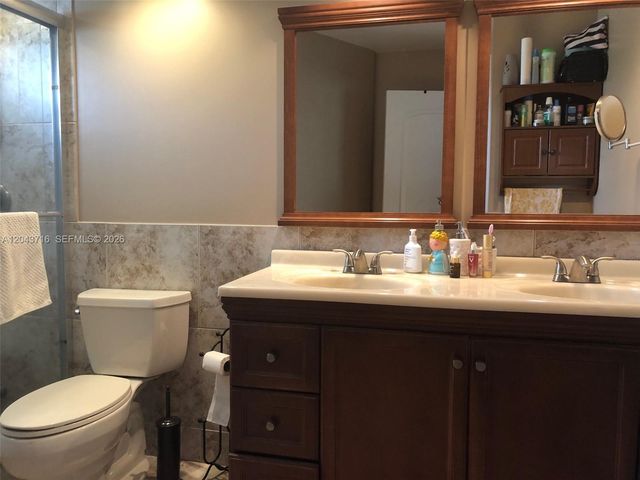 320 NE 12th Avenue 303, Hallandale Beach, FL 33009