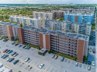320 NE 12th Avenue 303, Hallandale Beach, FL 33009