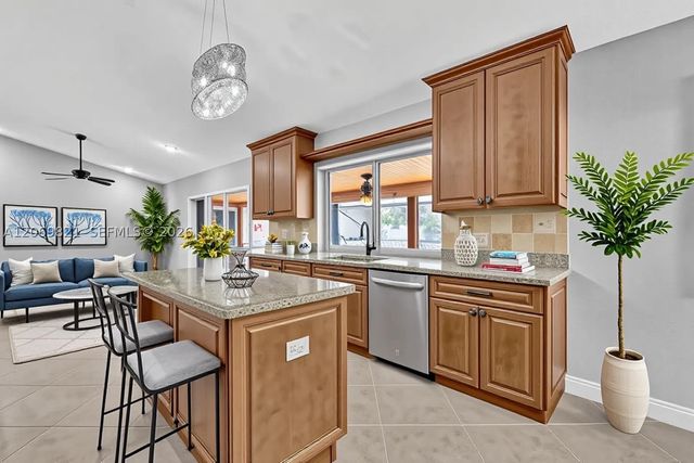 18232 S 104th Ter S, Boca Raton, FL 33498