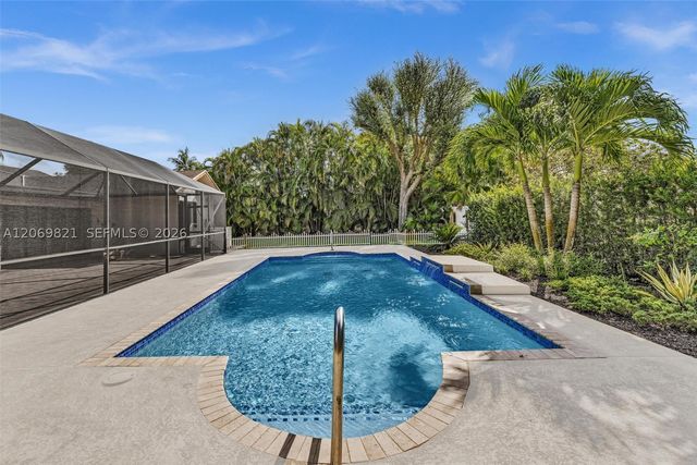 18232 S 104th Ter S, Boca Raton, FL 33498