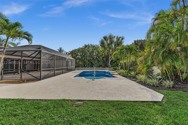 18232 S 104th Ter S, Boca Raton, FL 33498