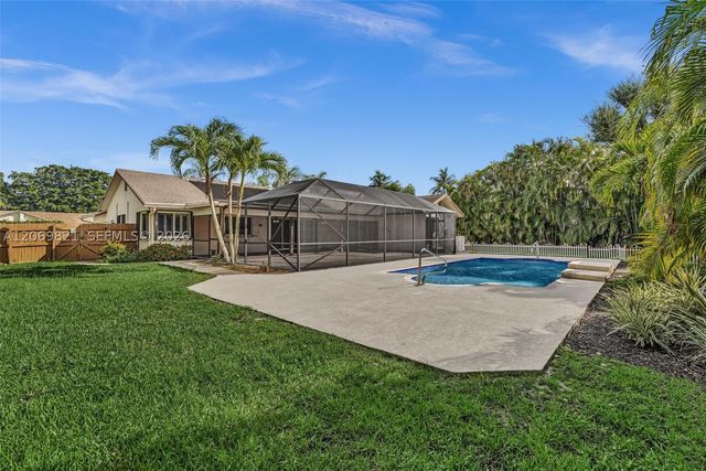 18232 S 104th Ter S, Boca Raton, FL 33498