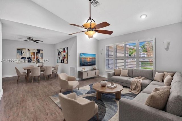 18232 S 104th Ter S, Boca Raton, FL 33498