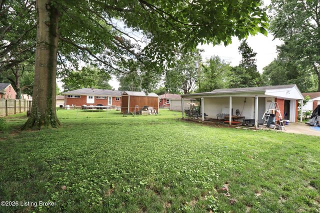 10026 Prairie Dr, Louisville, KY 40272