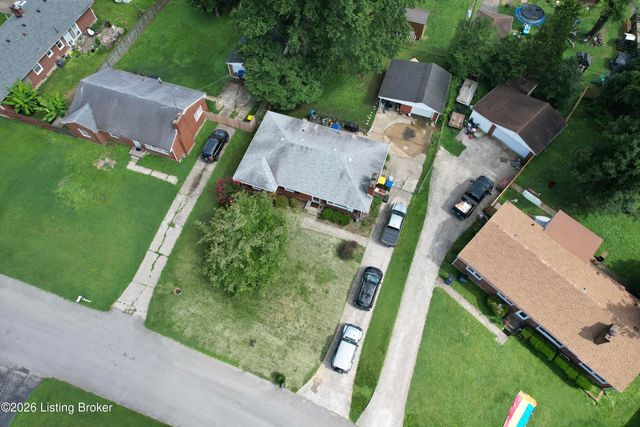 10026 Prairie Dr, Louisville, KY 40272