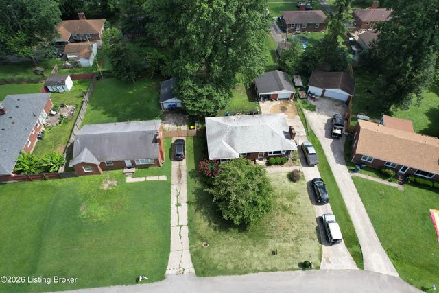 10026 Prairie Dr, Louisville, KY 40272