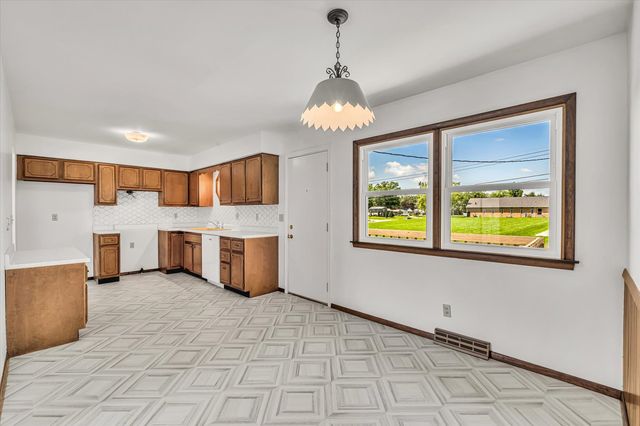 2618 N Elsie Avenue, Davenport, IA 52804