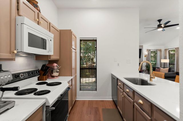 3500 Tangle Brush Drive 178, The Woodlands, TX 77381