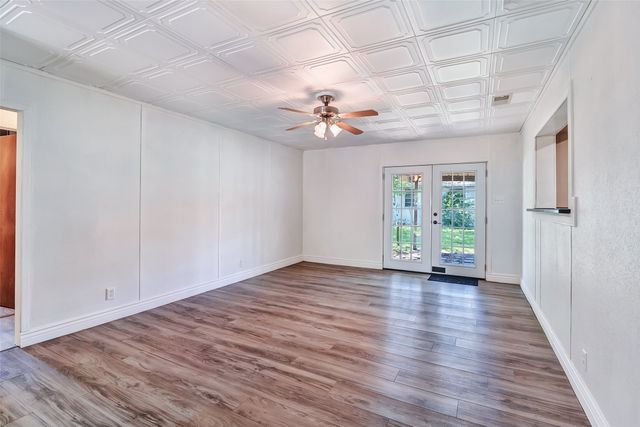 832 Cherry Street, Wolfe City, TX 75496