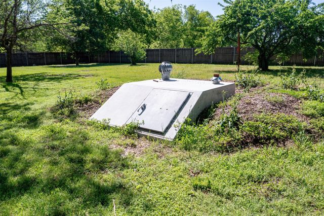 832 Cherry Street, Wolfe City, TX 75496