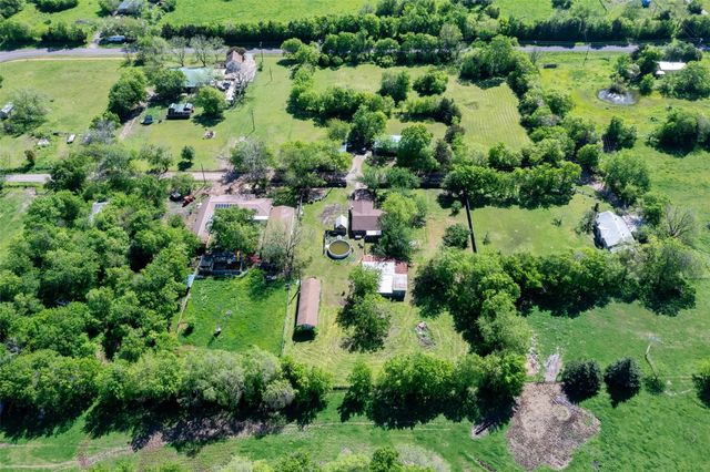 832 Cherry Street, Wolfe City, TX 75496