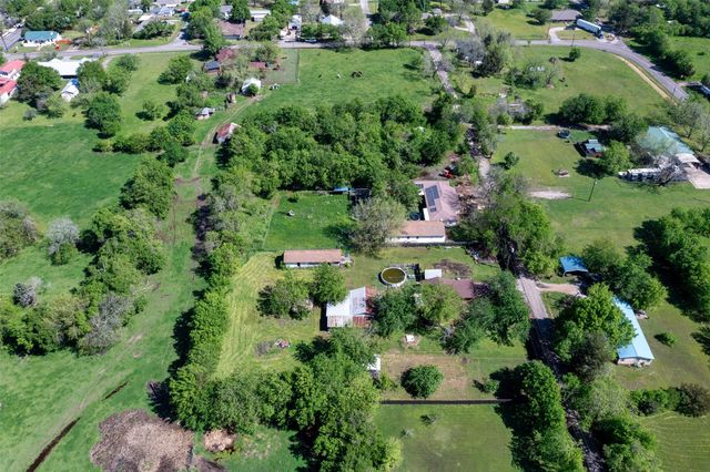 832 Cherry Street, Wolfe City, TX 75496