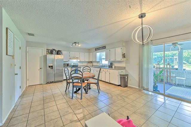 37223 TEMPLE AVENUE, Zephyrhills, FL 33541