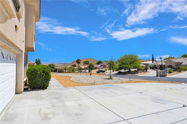 16245 Ridge View Drive, Apple Valley, CA 92307