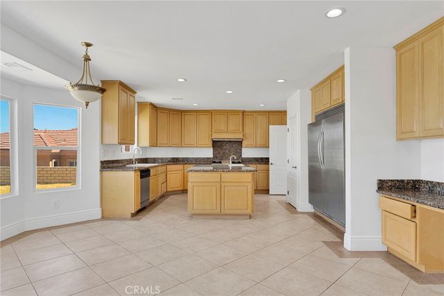 16245 Ridge View Drive, Apple Valley, CA 92307