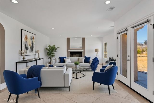 16245 Ridge View Drive, Apple Valley, CA 92307
